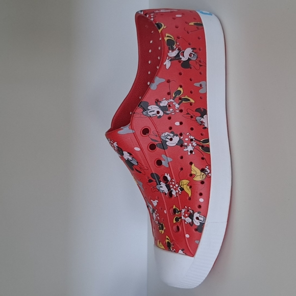 Native Disney Minnie Mouse Slip On Shoes Men's 10/Women's 12